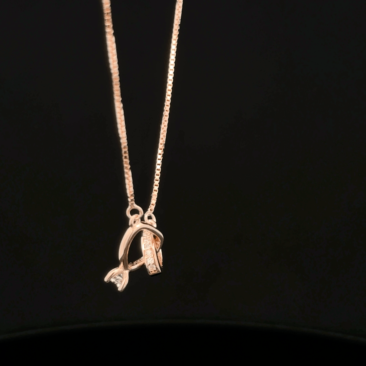 SOLITAIRE ROSEGOLD CHAIN WITH PENDANT