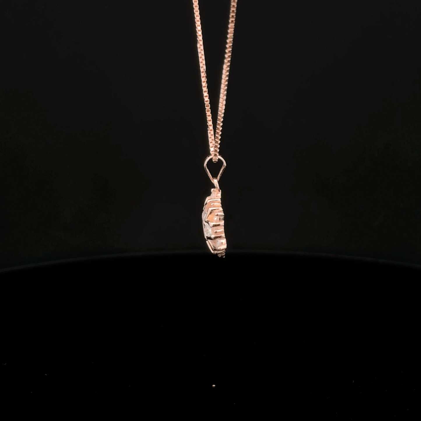 SOLITAIRE ROSEGOLD CHAIN WITH PENDANT