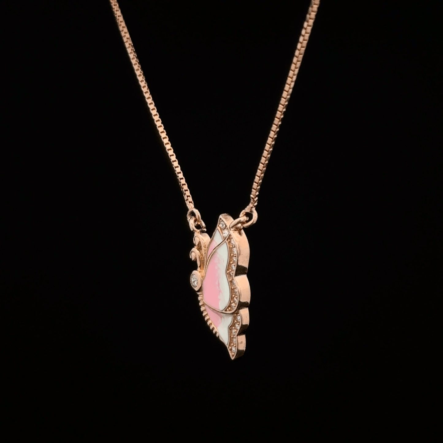 BUTTERFLY ROSEGOLD CHAIN WITH PENDANT