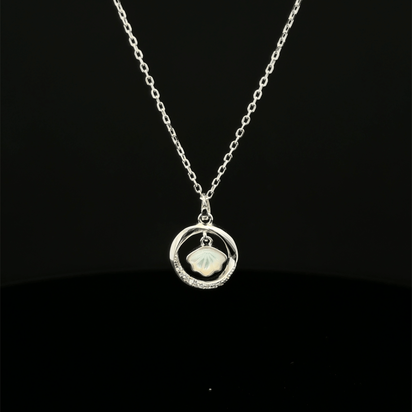 RHODIUM CIRCLE CHAIN WITH PENDANT