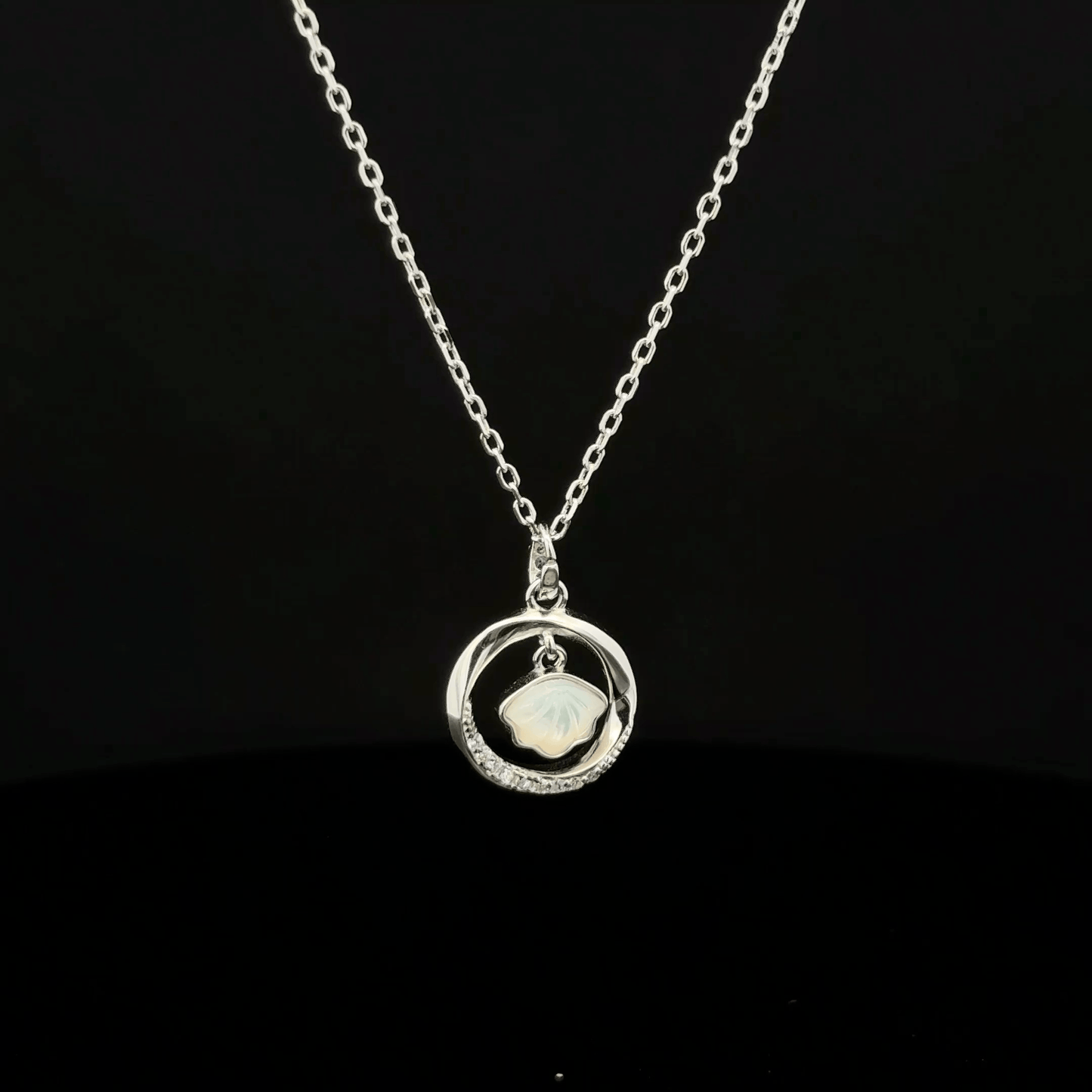 RHODIUM CIRCLE CHAIN WITH PENDANT