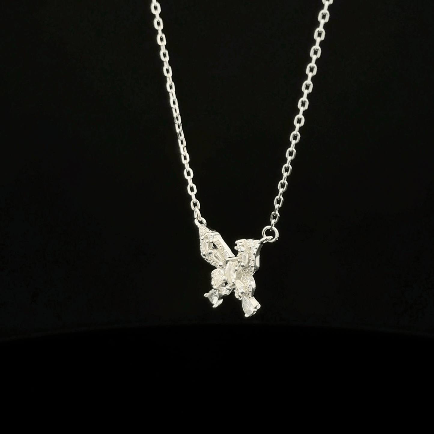 BUTTERFLY CHAIN WITH PENDANT
