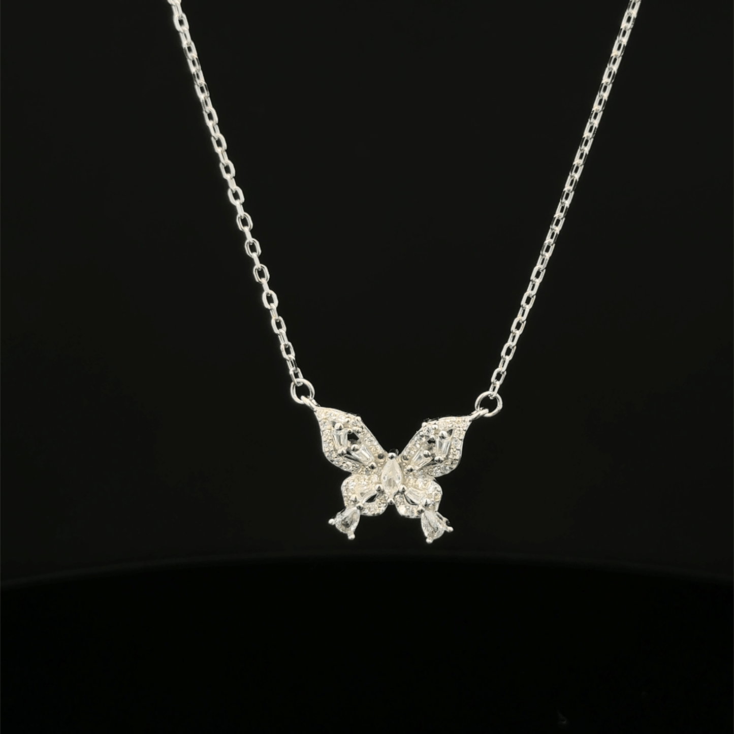 BUTTERFLY CHAIN WITH PENDANT