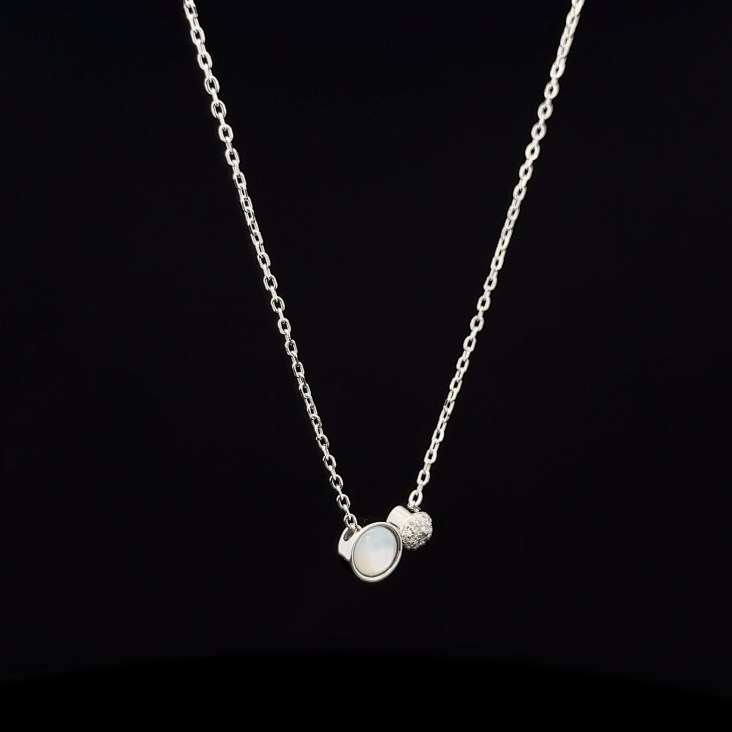 MOP CHAIN WITH PENDANT