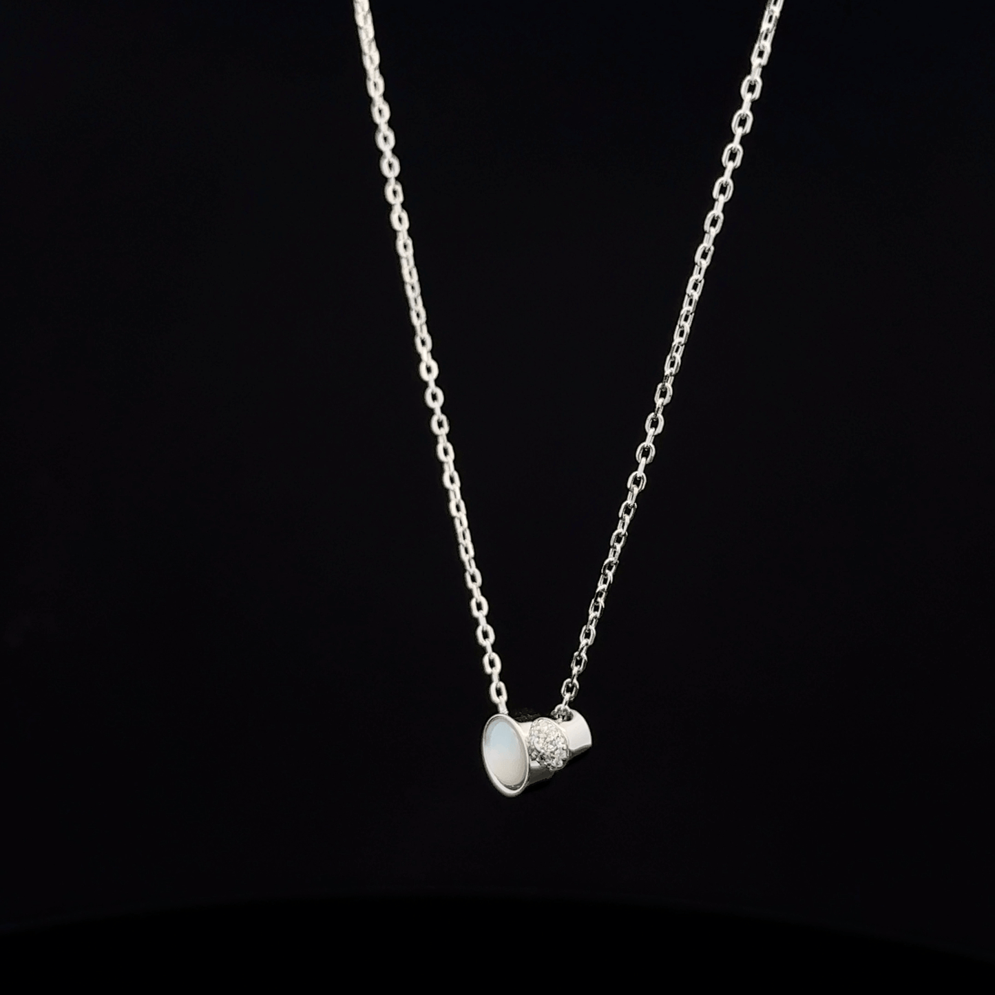 MOP CHAIN WITH PENDANT