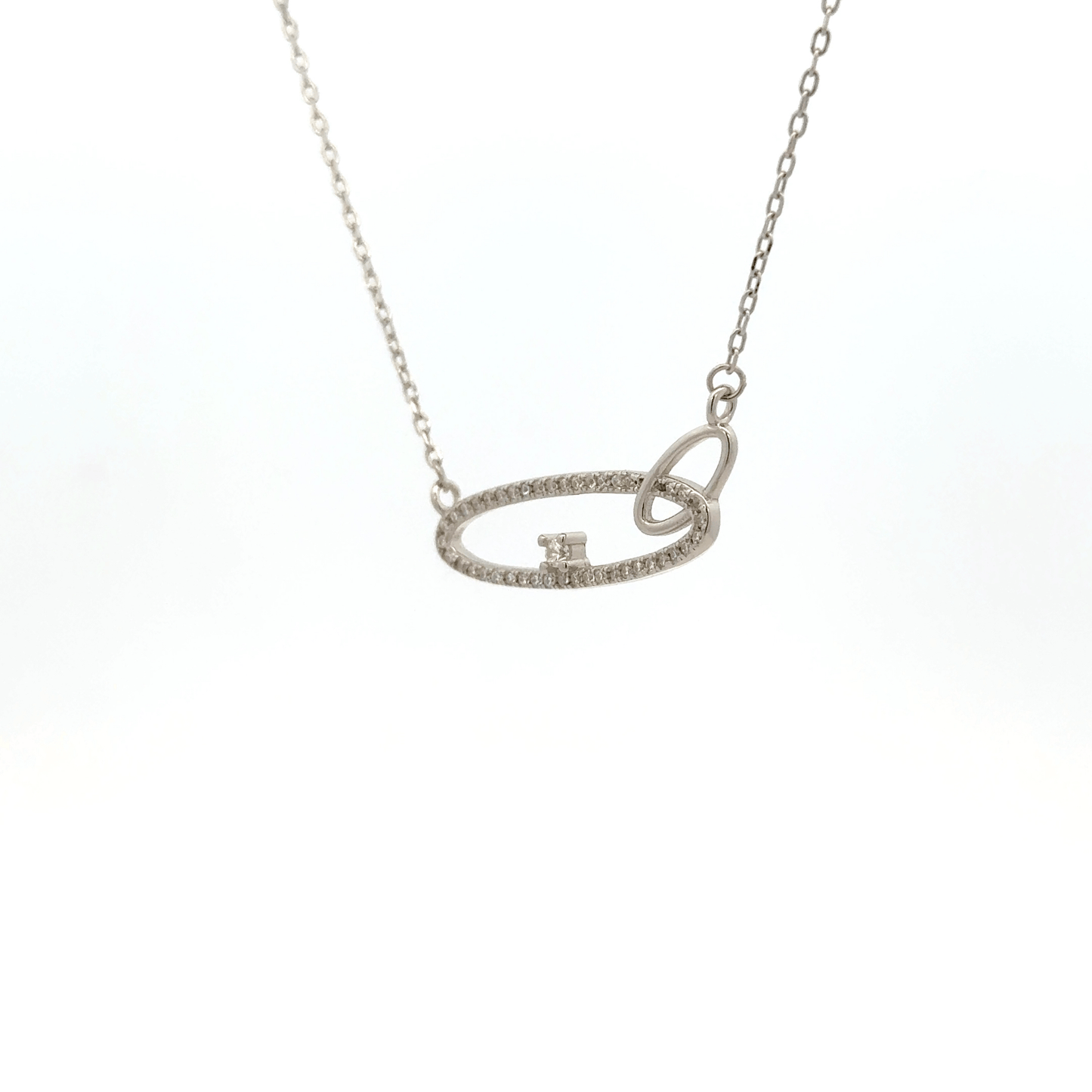 Rhodium circle chain with pendent