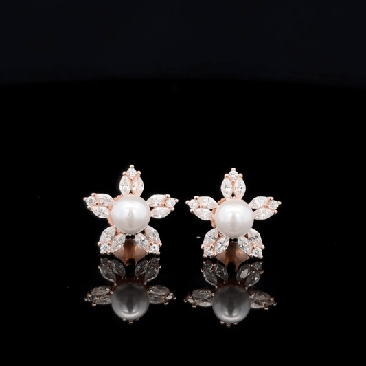 ROSELGOLD PEARL FLOWER EARRING