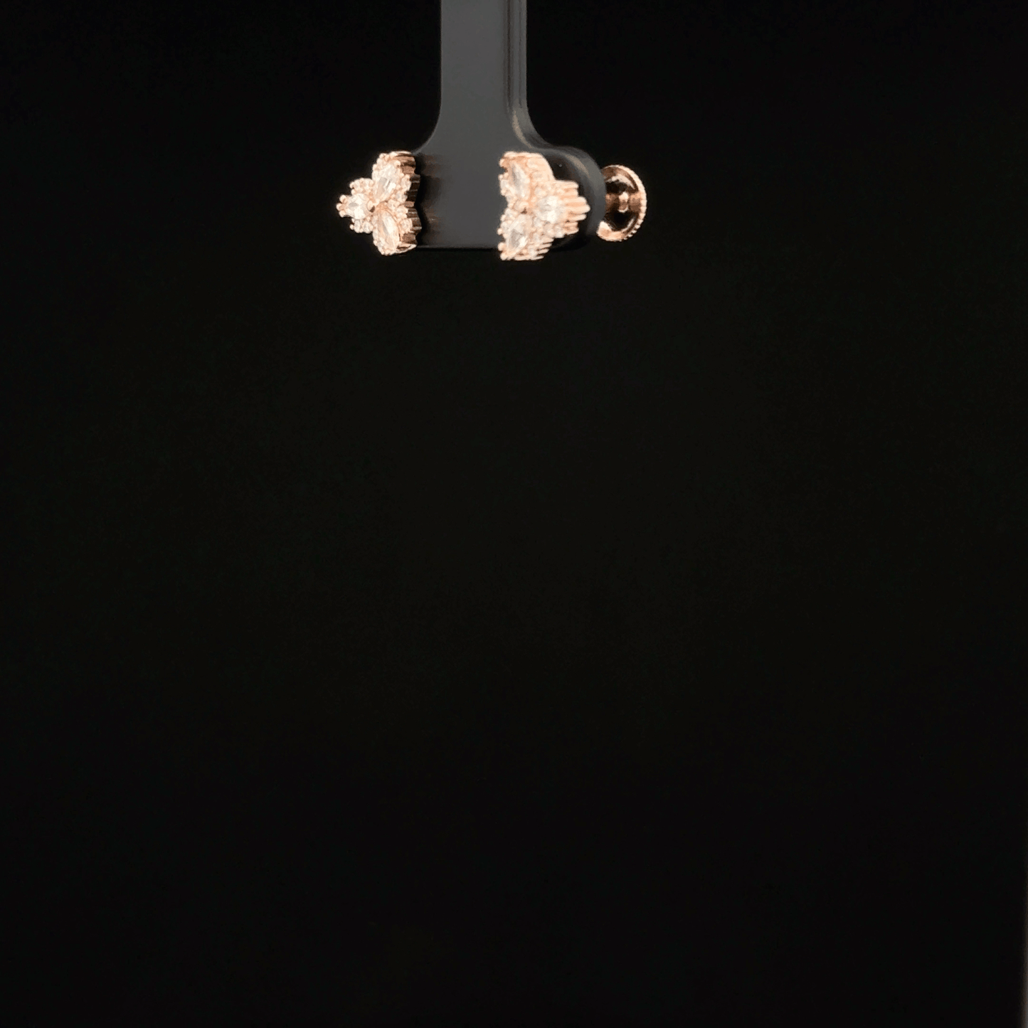 ROSEGOLD TRIANGLE EARRING