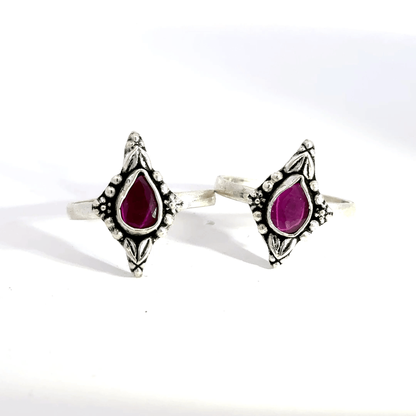 Antique Stone Toerings