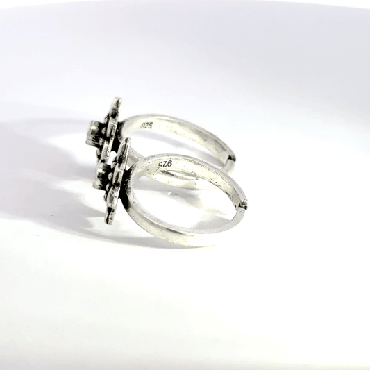 Antique Stone Toerings