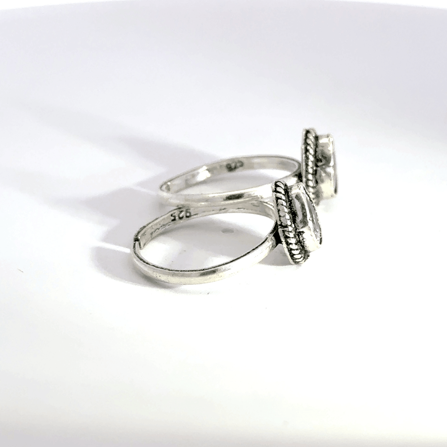 Antique Stone Toerings