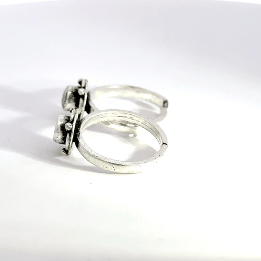 Antique Stone Toerings