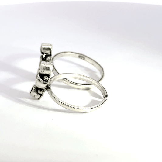 Antique Stone Toerings