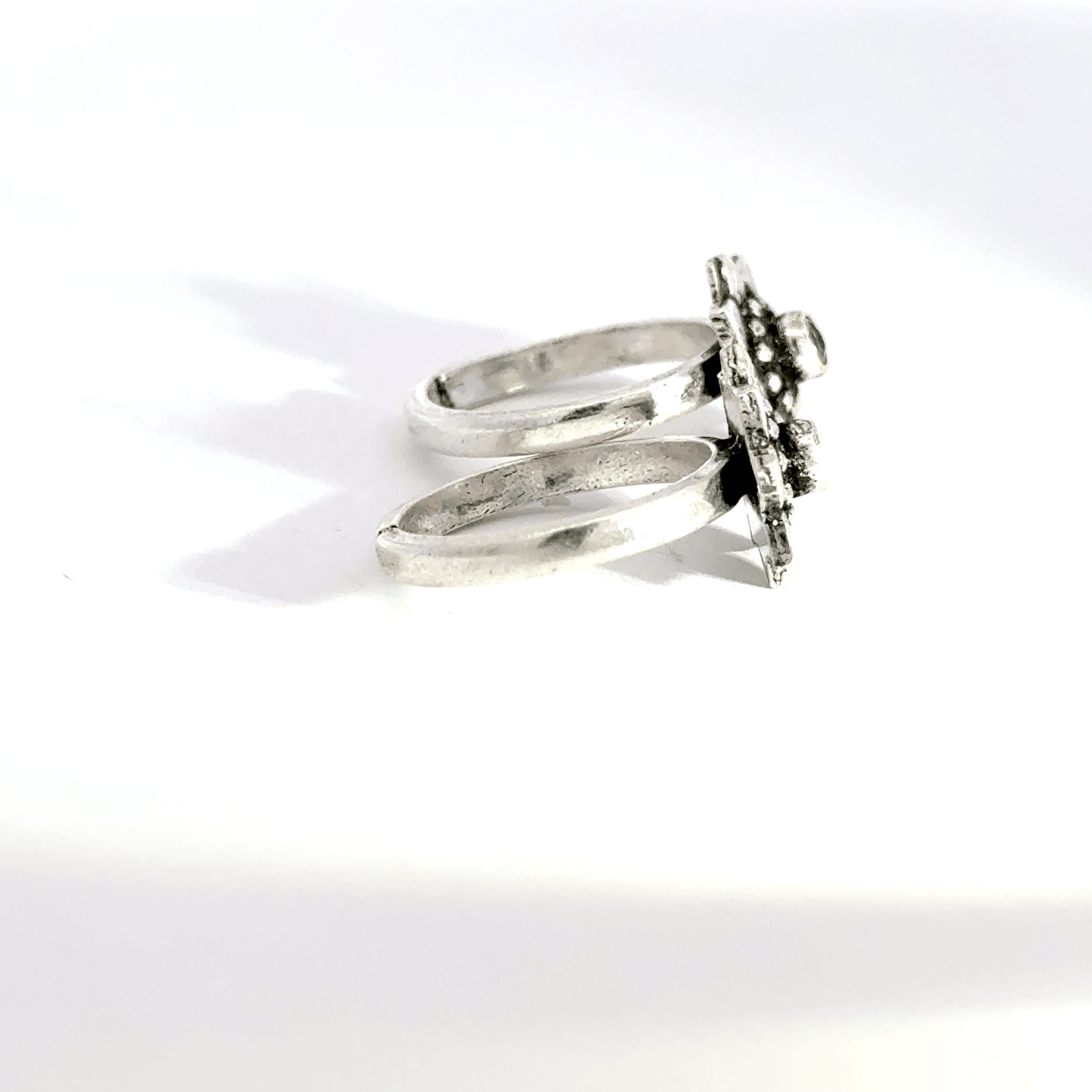 Antique Stone Toerings