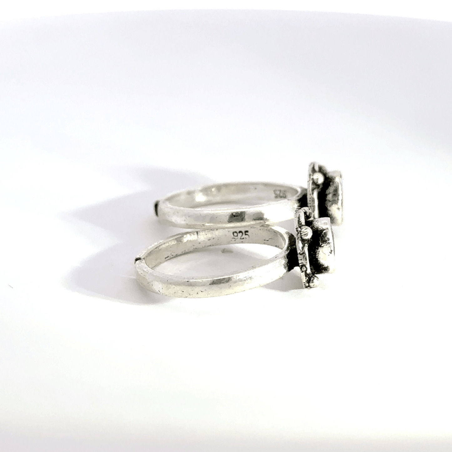 Antique Stone Toerings