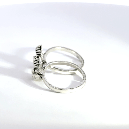 Antique Stone Toerings