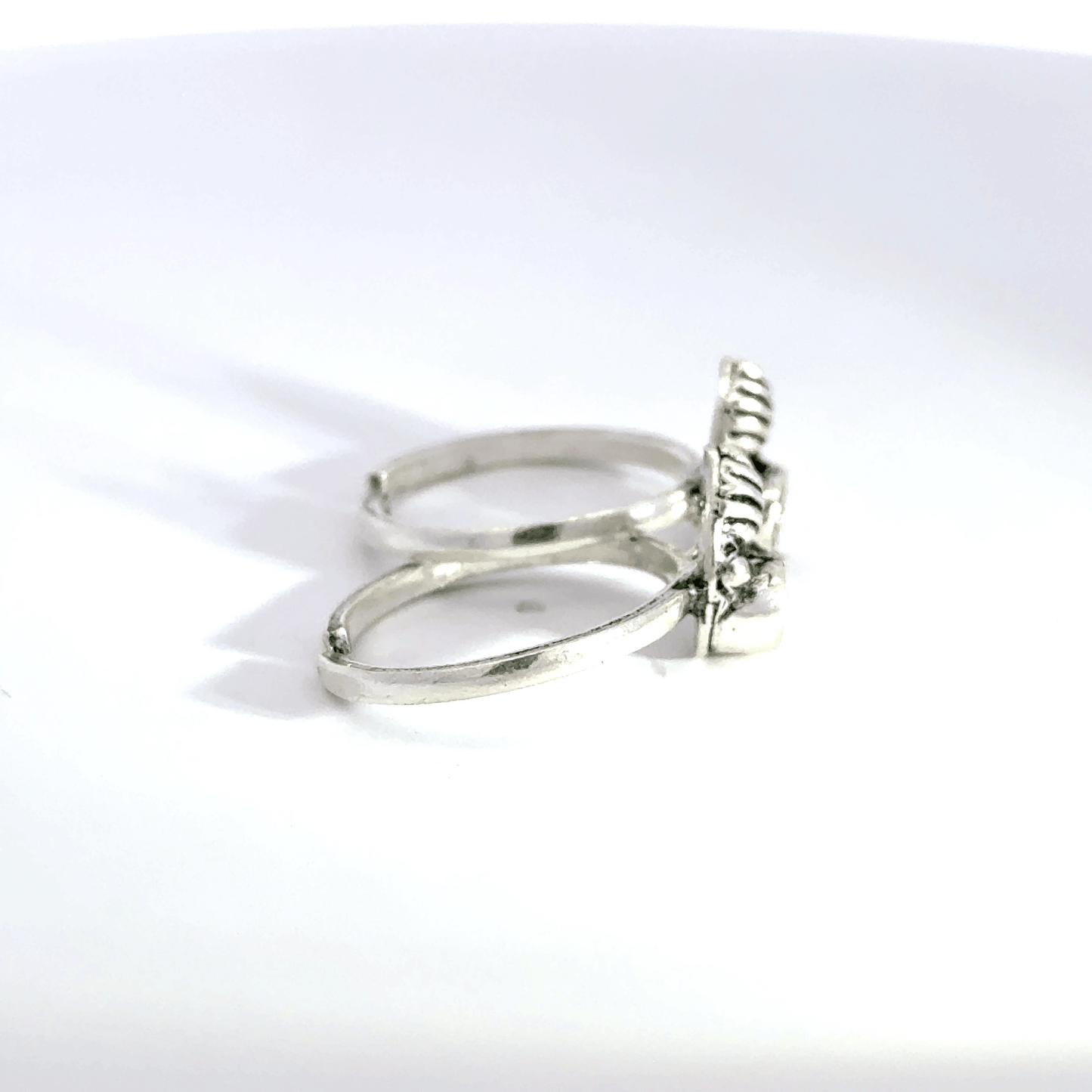 Antique Stone Toerings