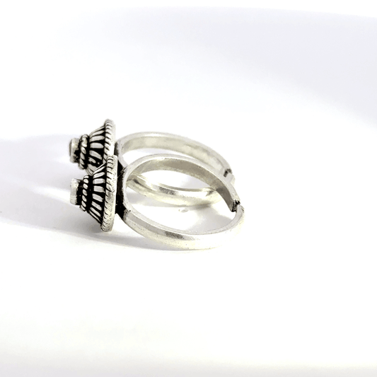 Antique Stone Toerings