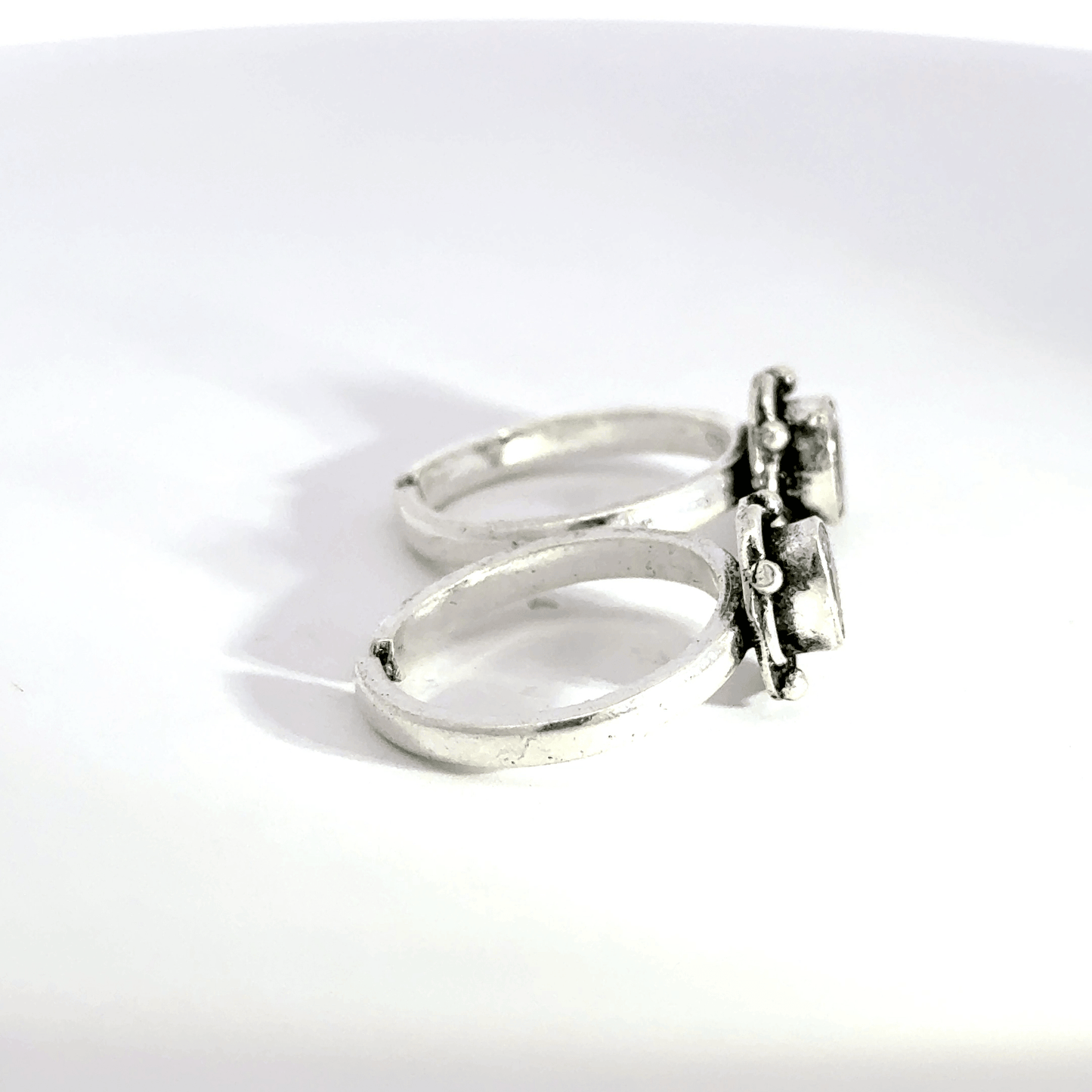 Antique Stone Toerings