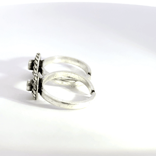 Antique Stone Toerings