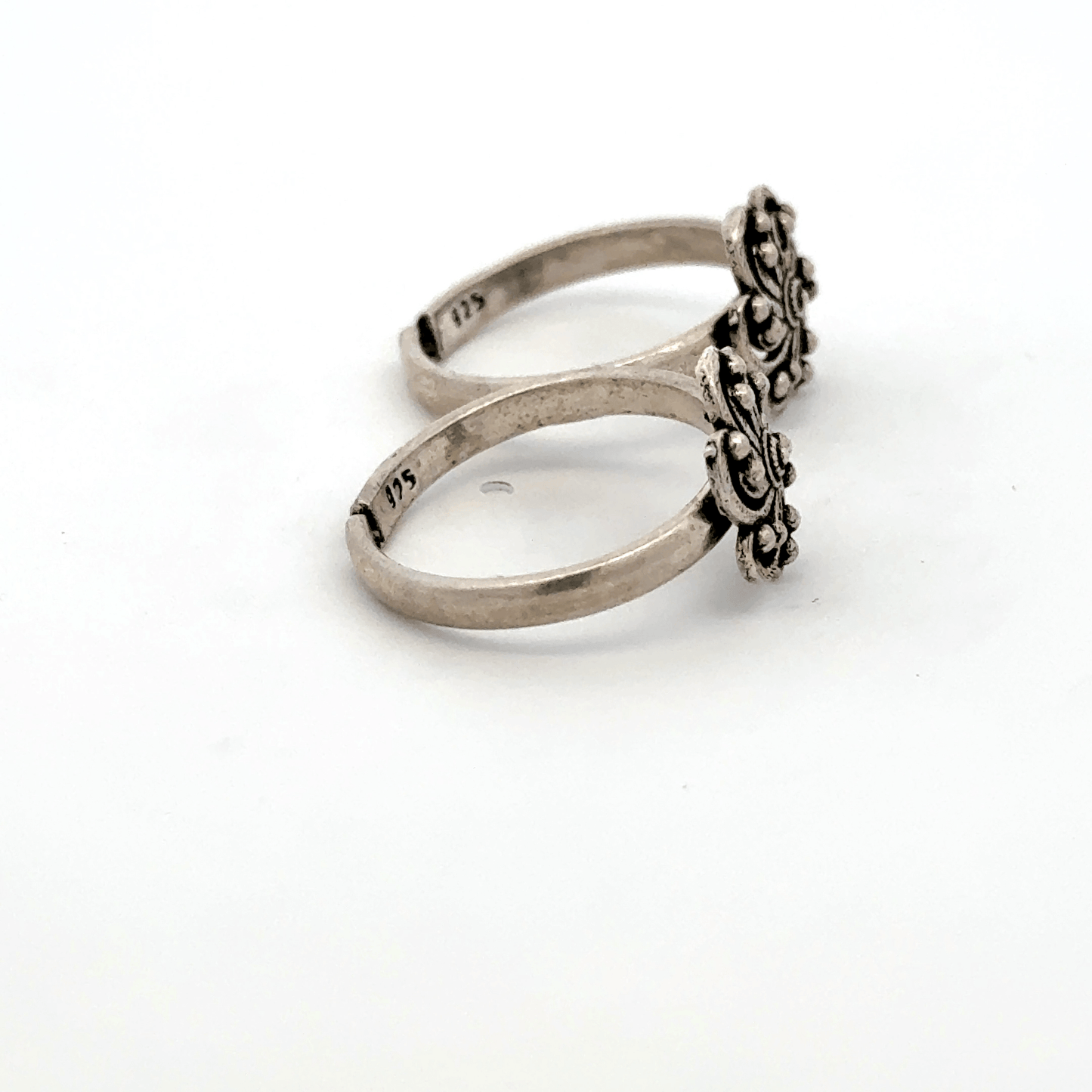 Antique Flower Toerings