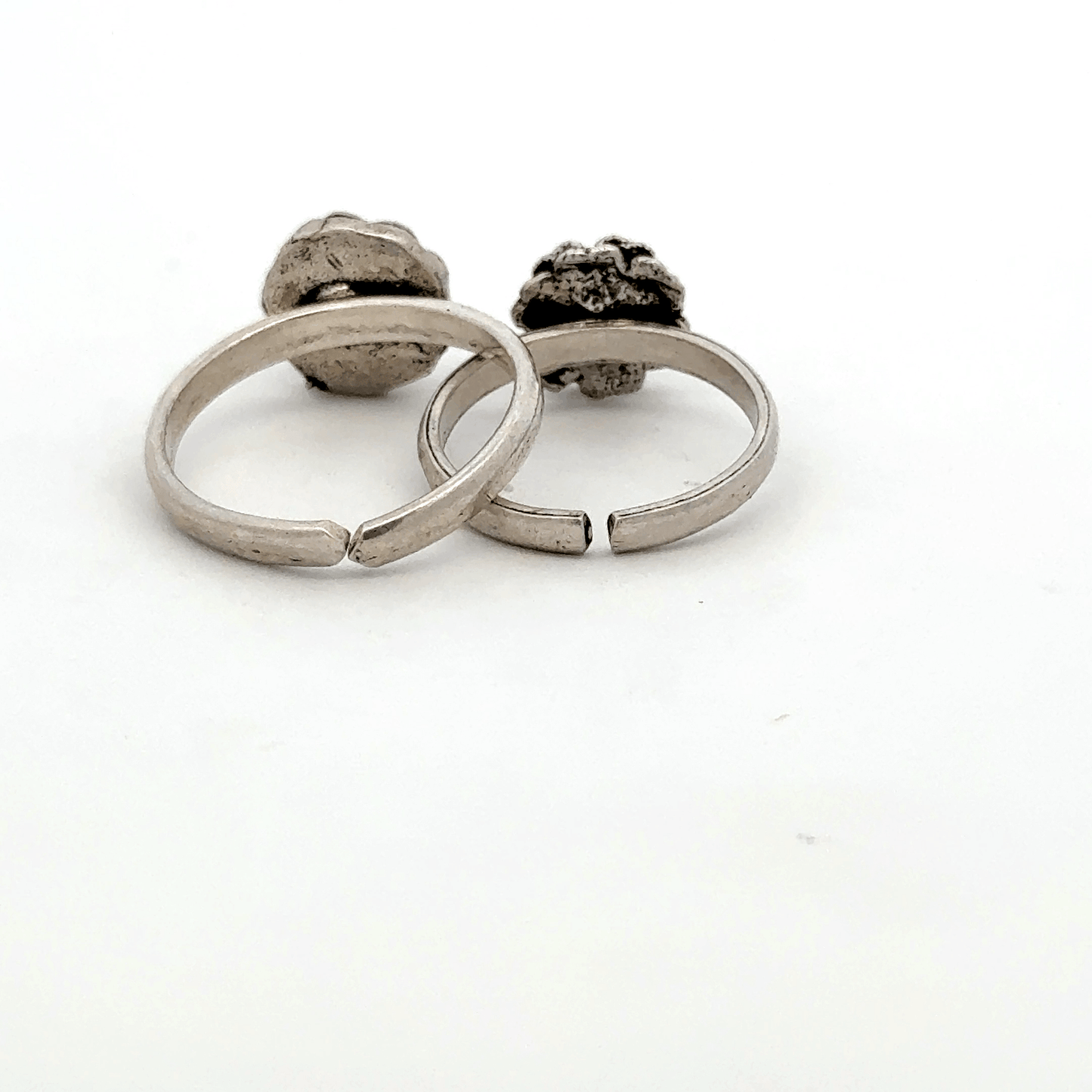 Antique Flower Toerings
