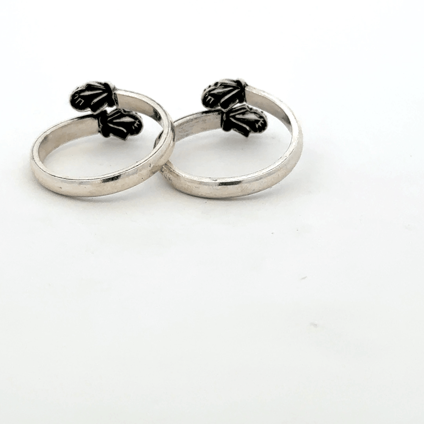 Antique Flower Toerings