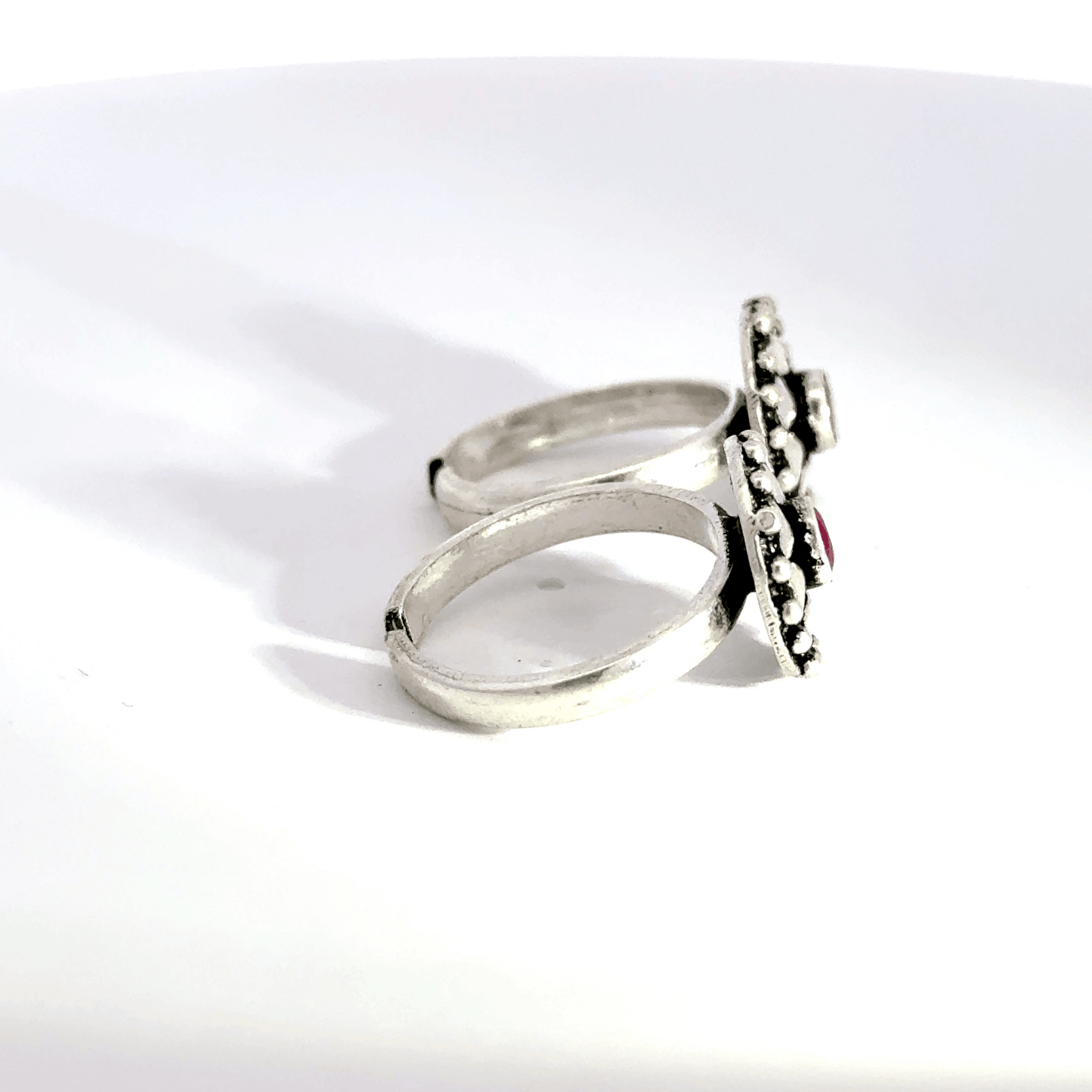 Antique Stone Toerings