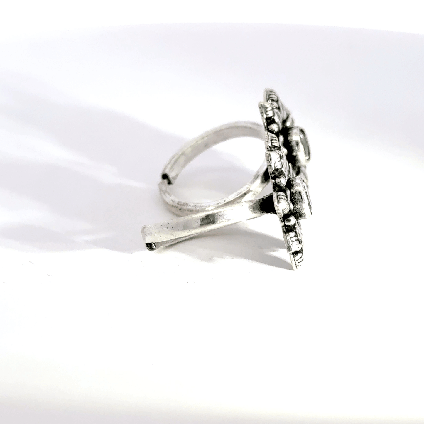 Antique Stone Toerings