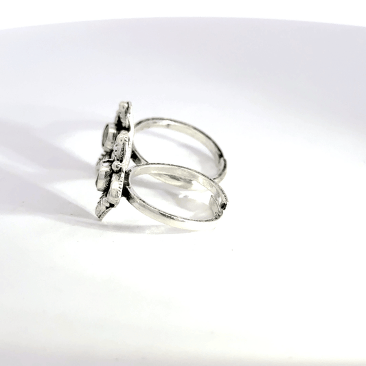 Antique Stone Toerings