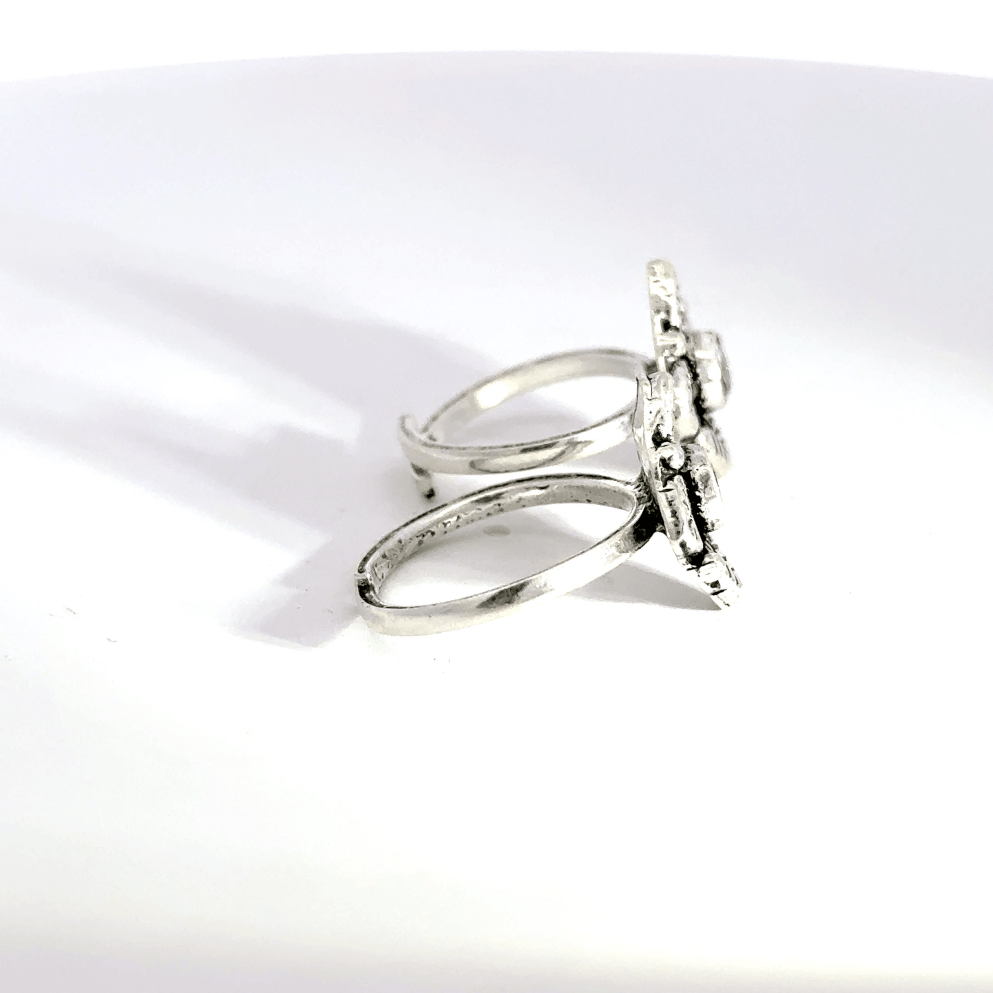 Antique Stone Toerings