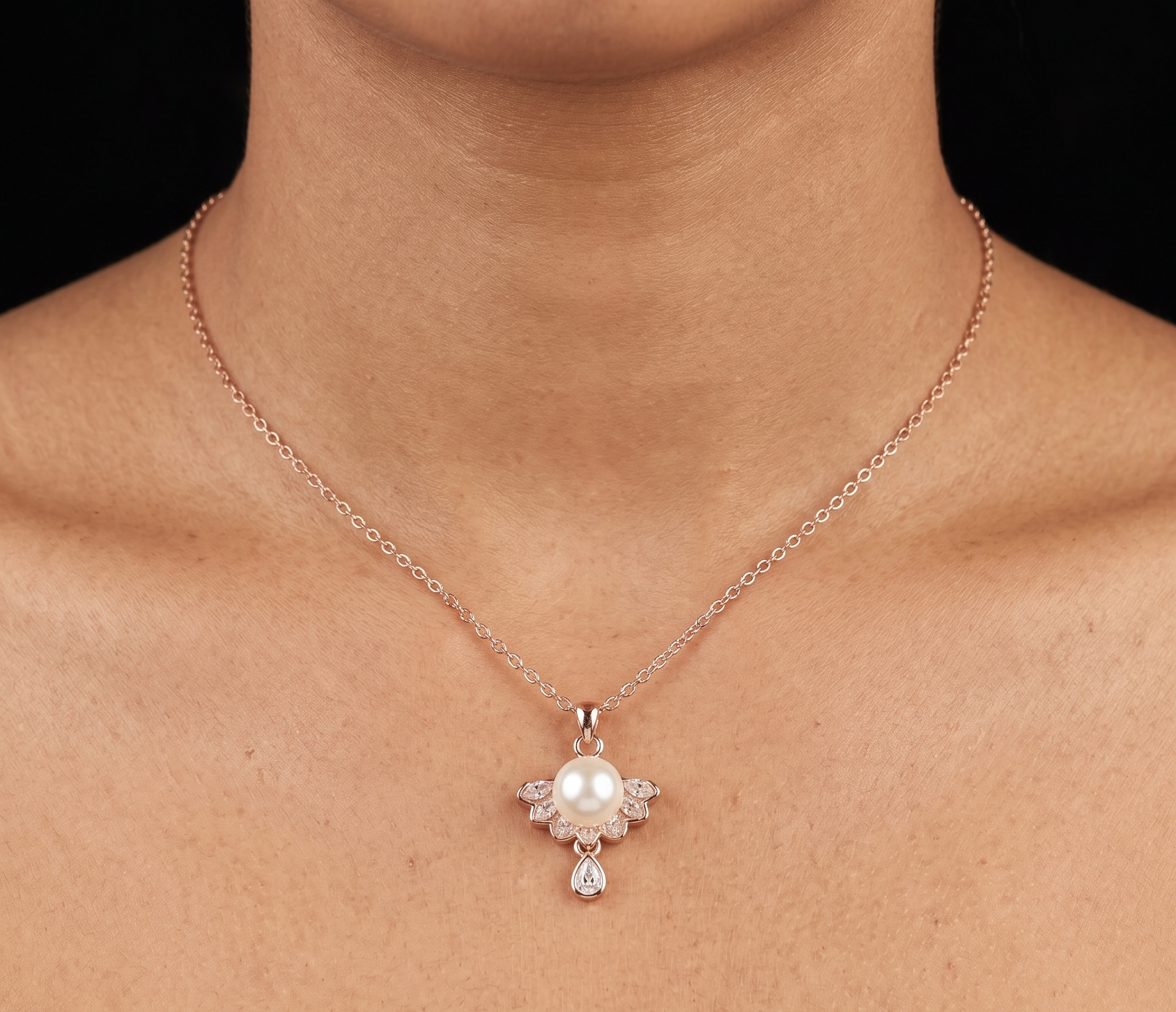 Pearl rose gold chain pendant