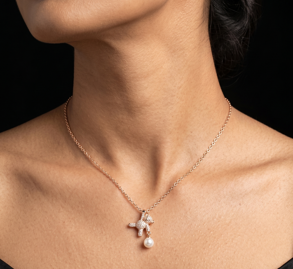 Teddy rose gold chain pendant