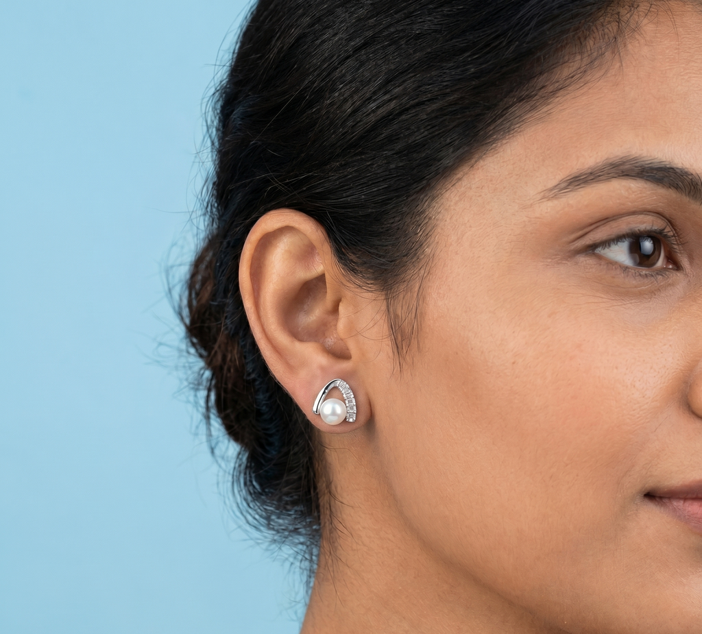 Arch Pearl Earrings