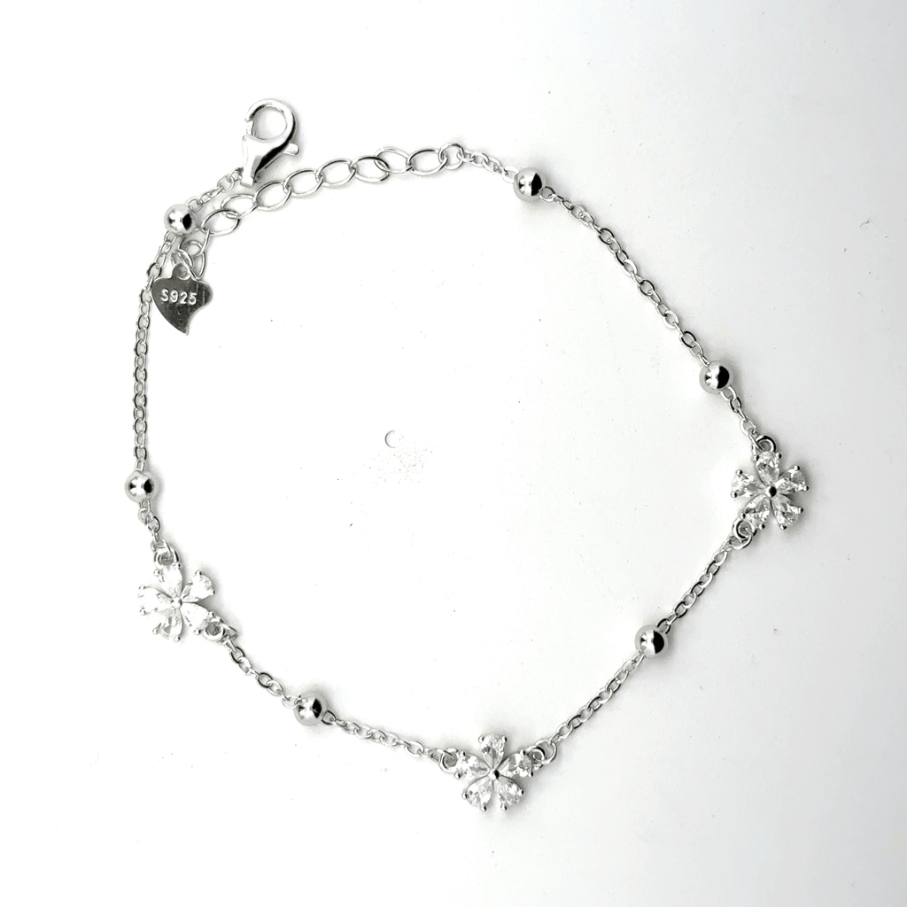 Snowflake charms bracelet