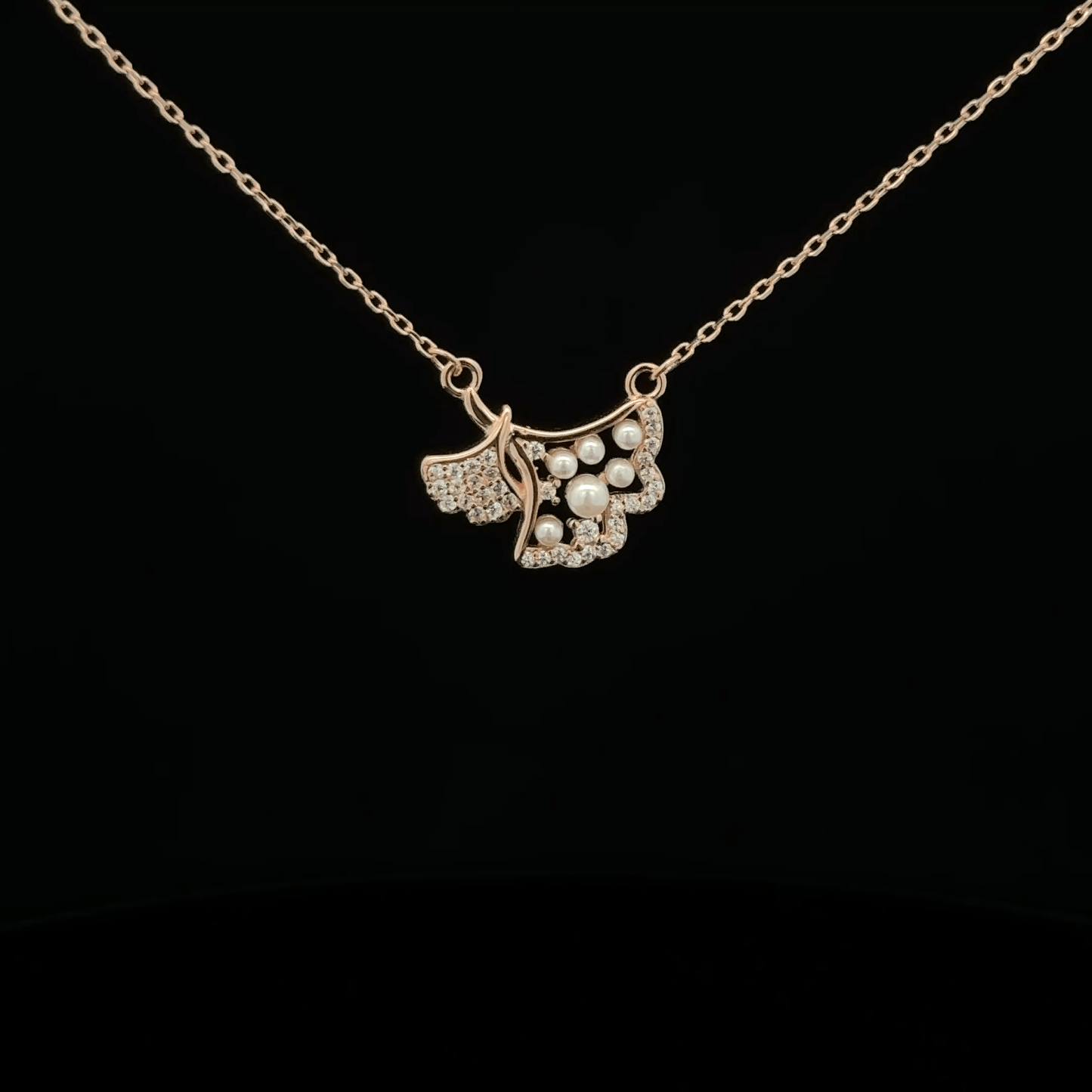 Pearl Rosegold Chain With Pendant