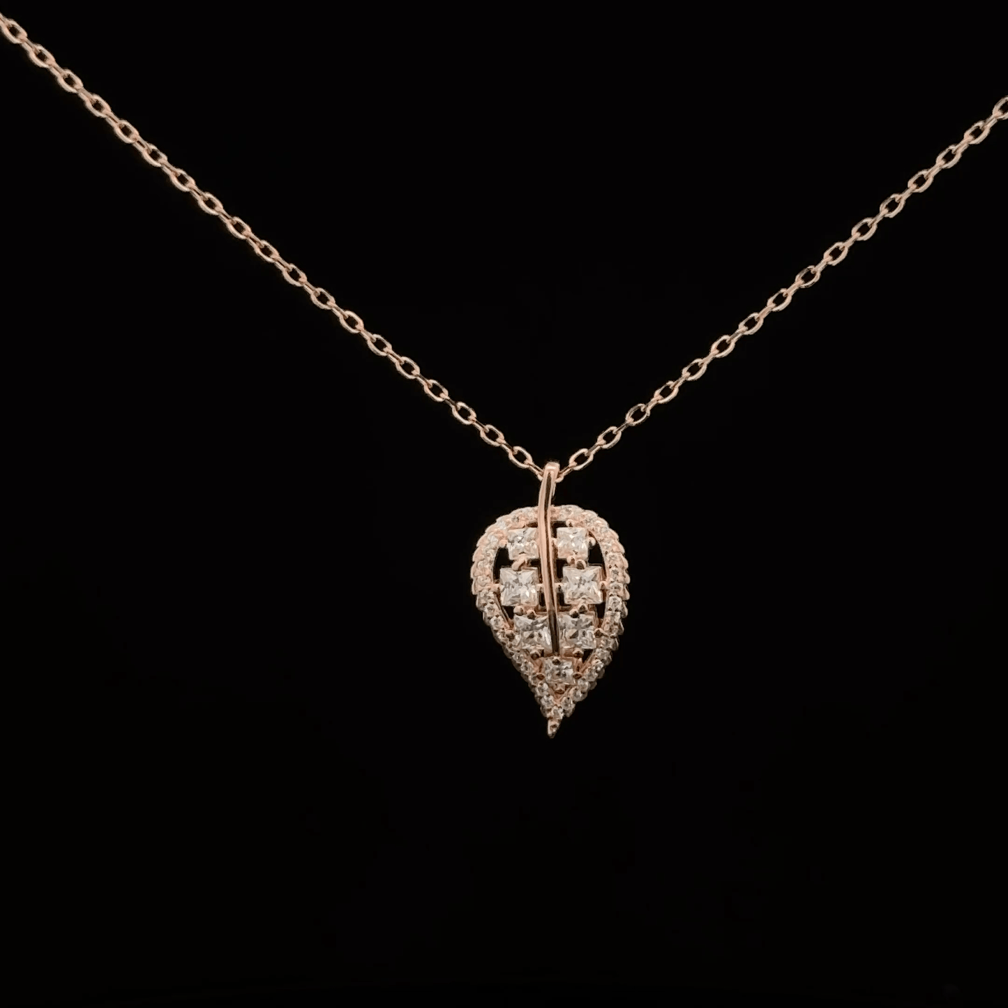 Leaf Rosegold Chain With Pendant