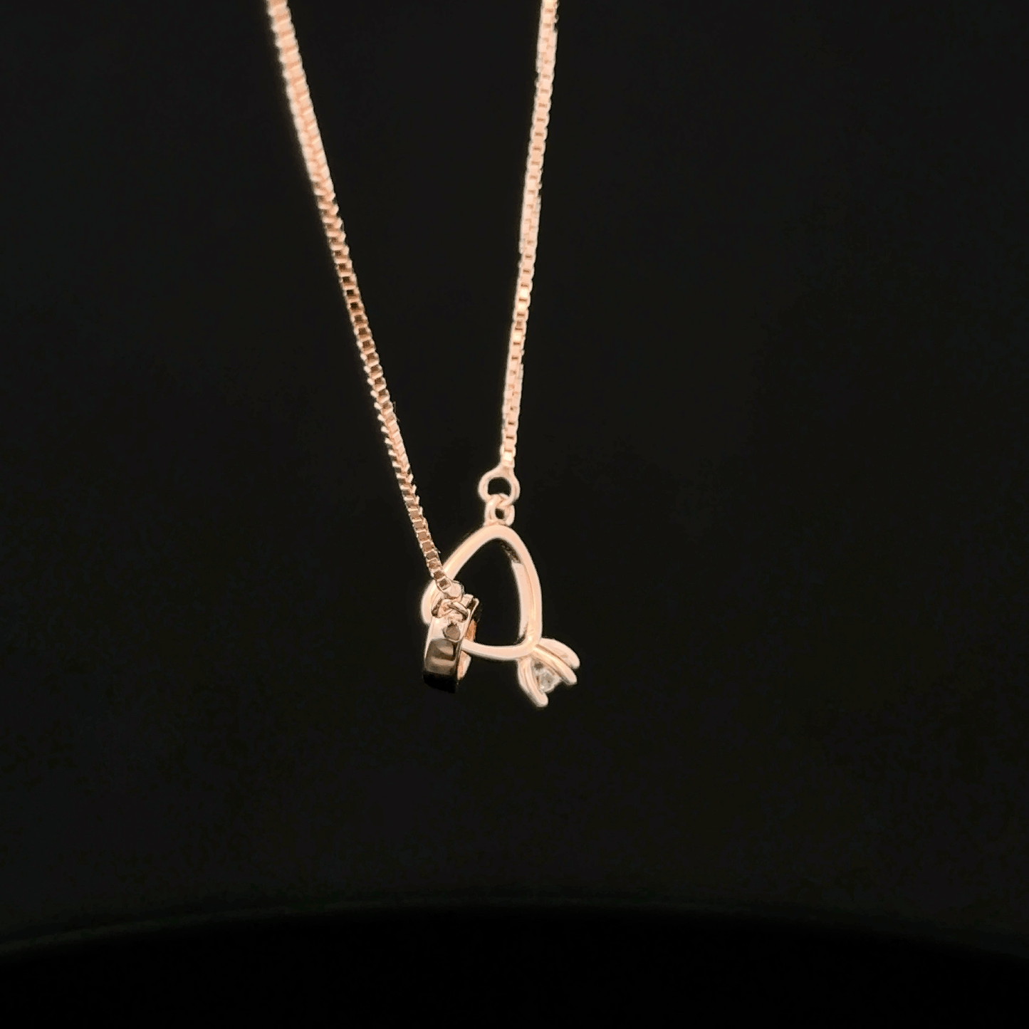 SOLITAIRE ROSEGOLD CHAIN WITH PENDANT
