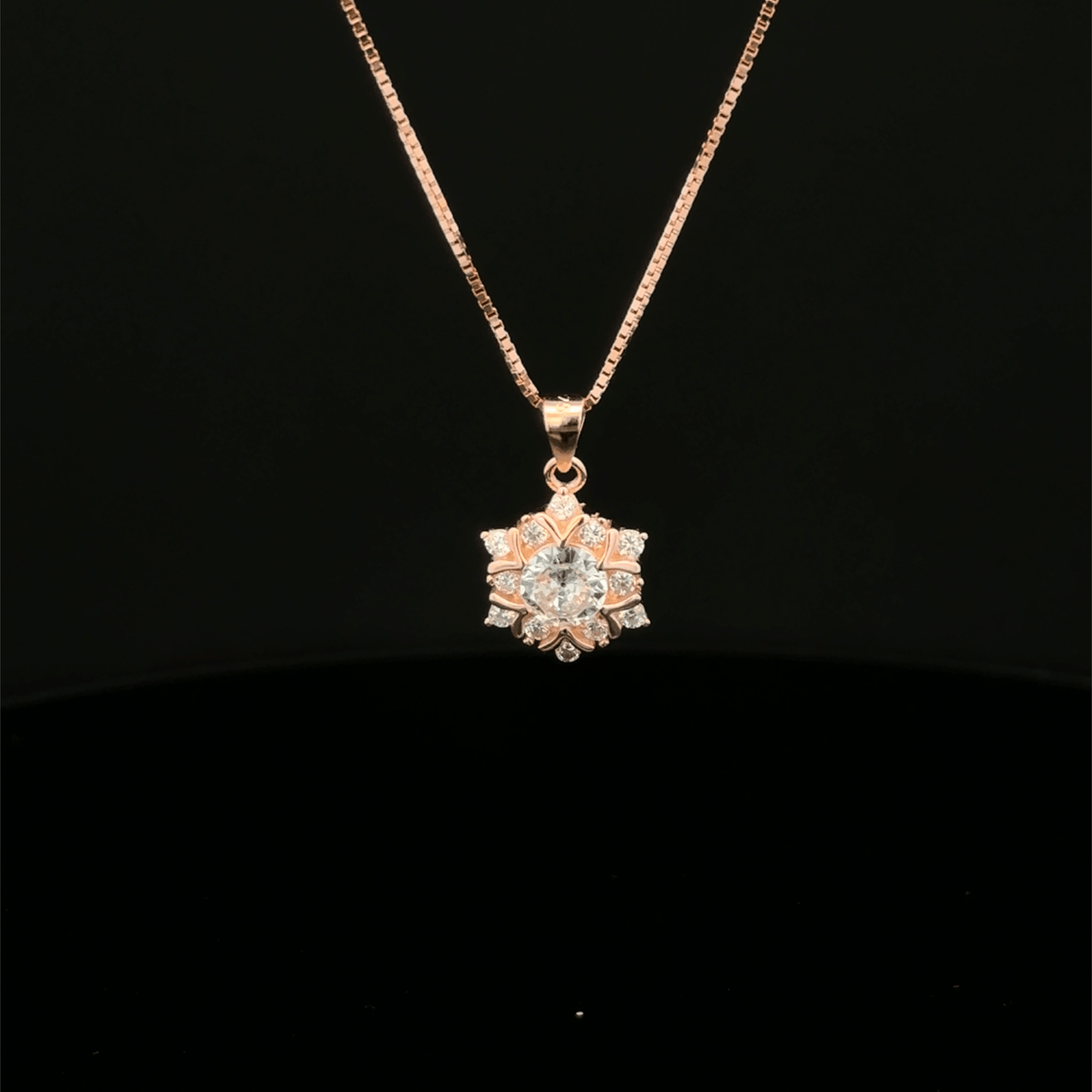 SOLITAIRE ROSEGOLD CHAIN WITH PENDANT
