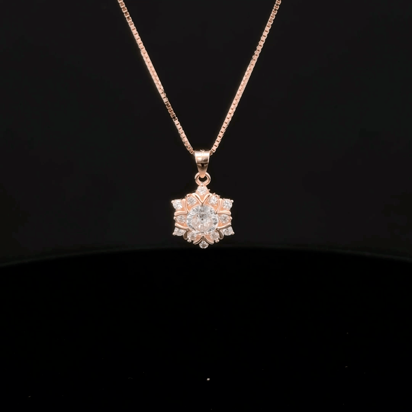 SOLITAIRE ROSEGOLD CHAIN WITH PENDANT