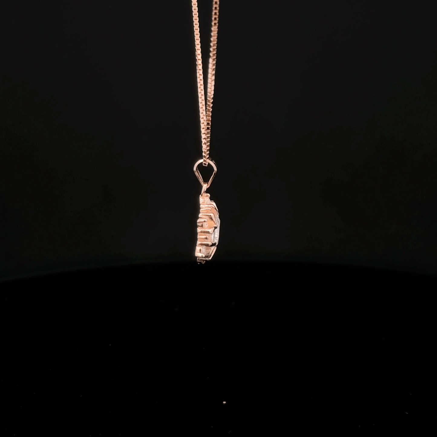 SOLITAIRE ROSEGOLD CHAIN WITH PENDANT