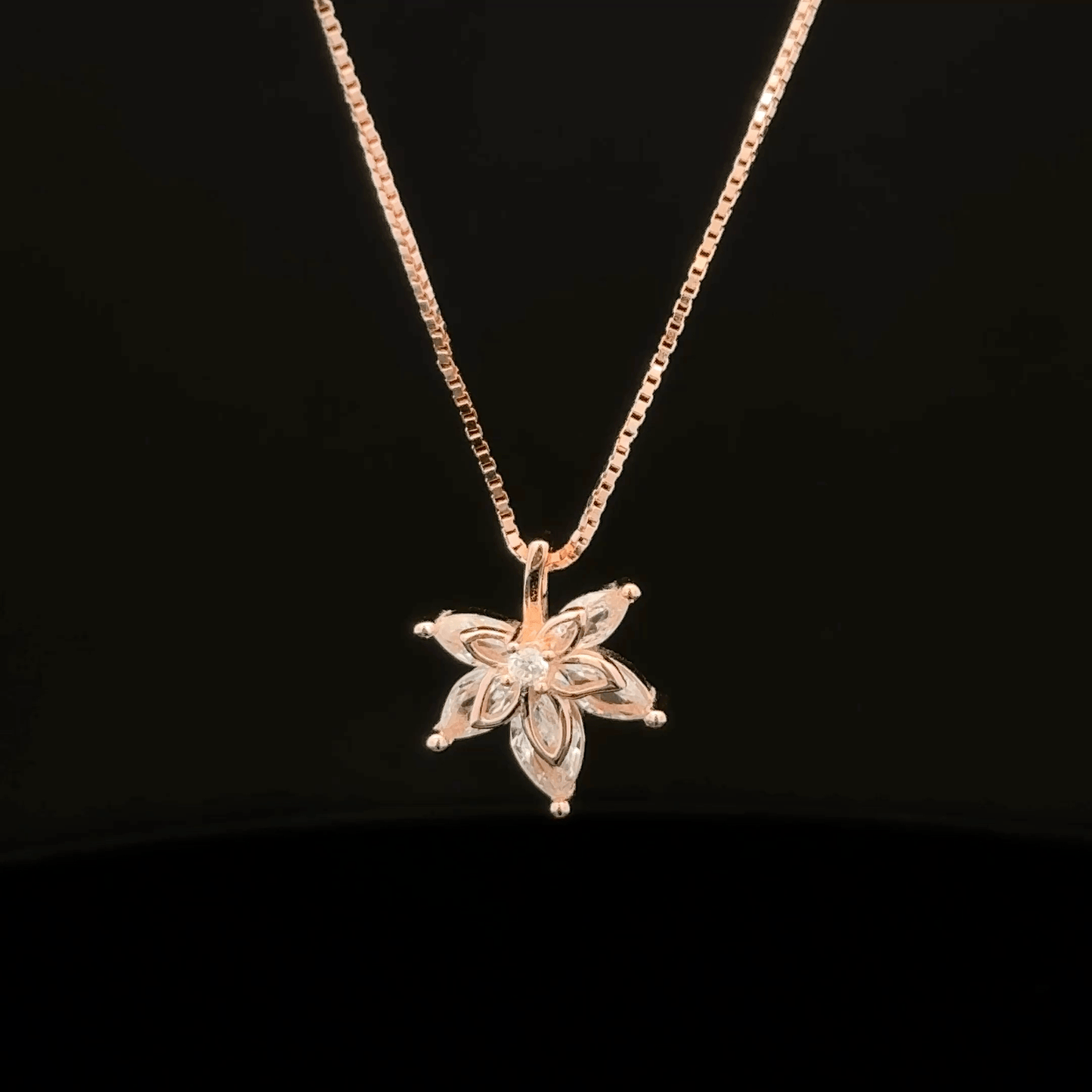 LEAF ROSEGOLD CHAIN WITH PENDANT