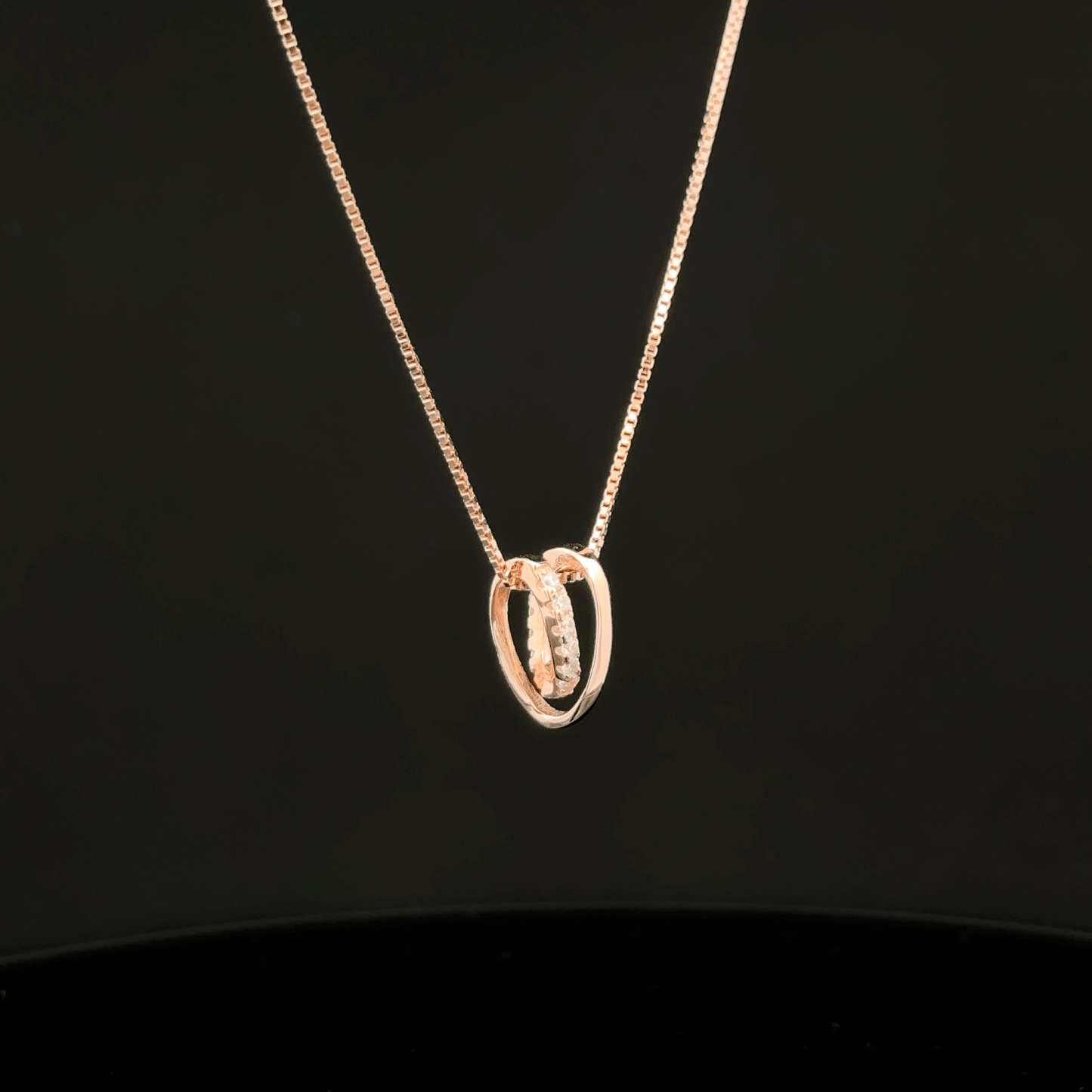 Different Chain Pendant