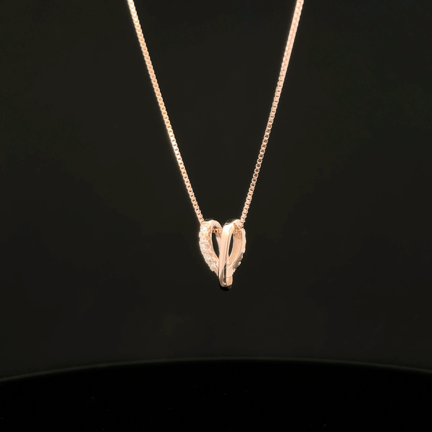 Different Chain Pendant