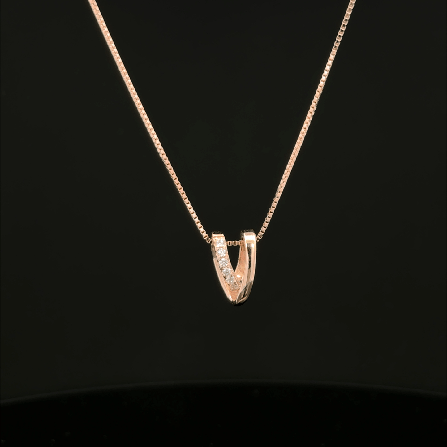 Different Chain Pendant