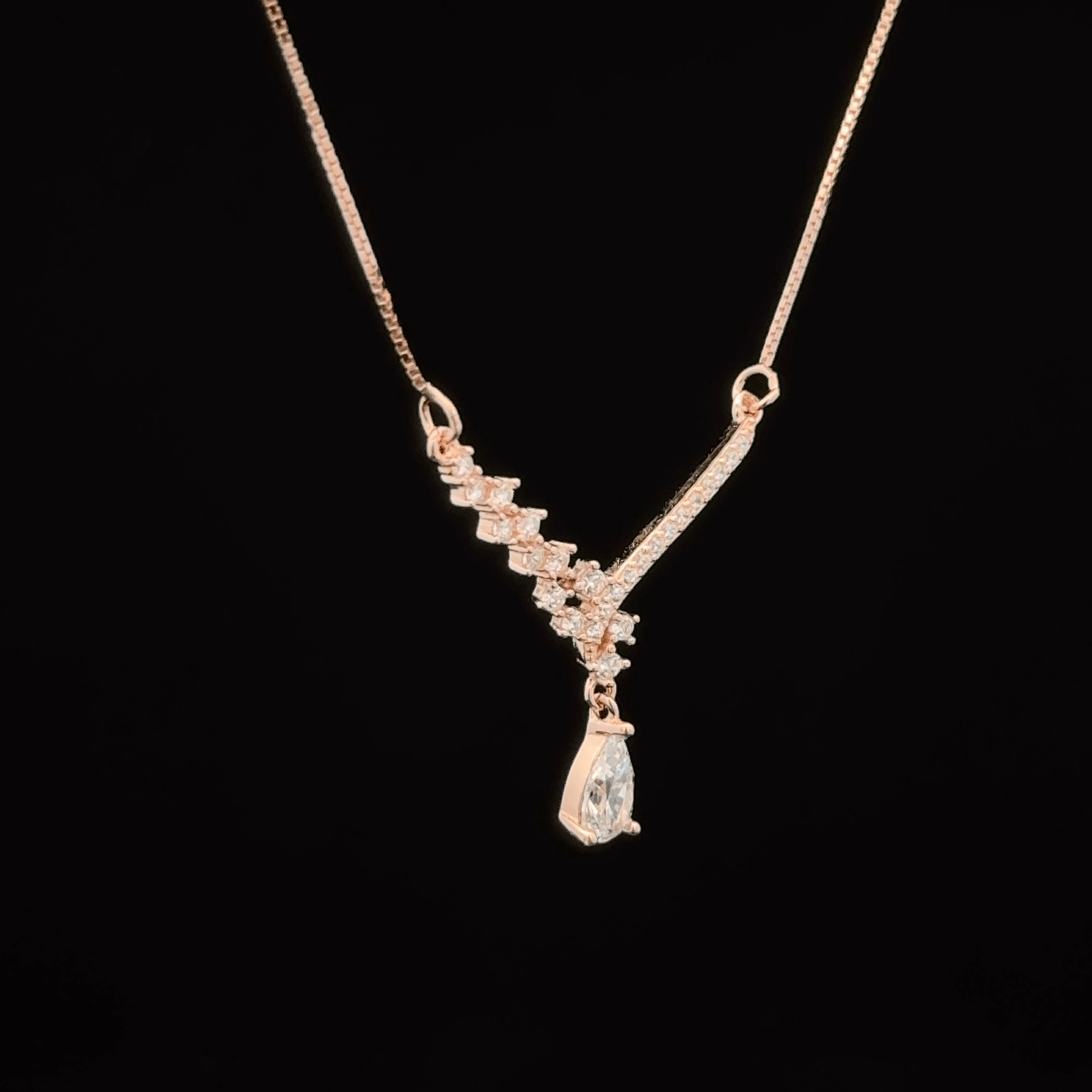 Pear Drop V- rose gold chain pendant