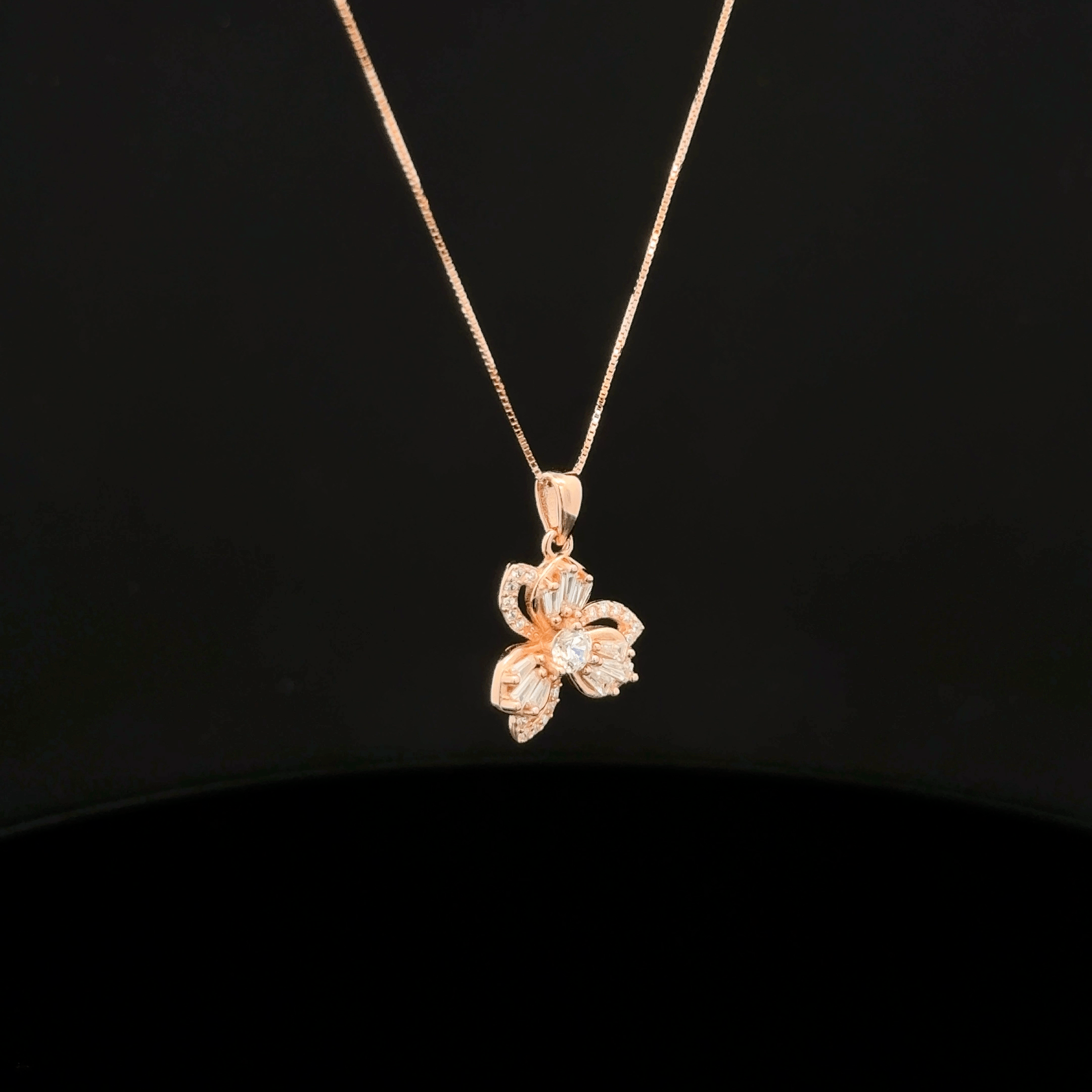 Flower rose gold chain pendant