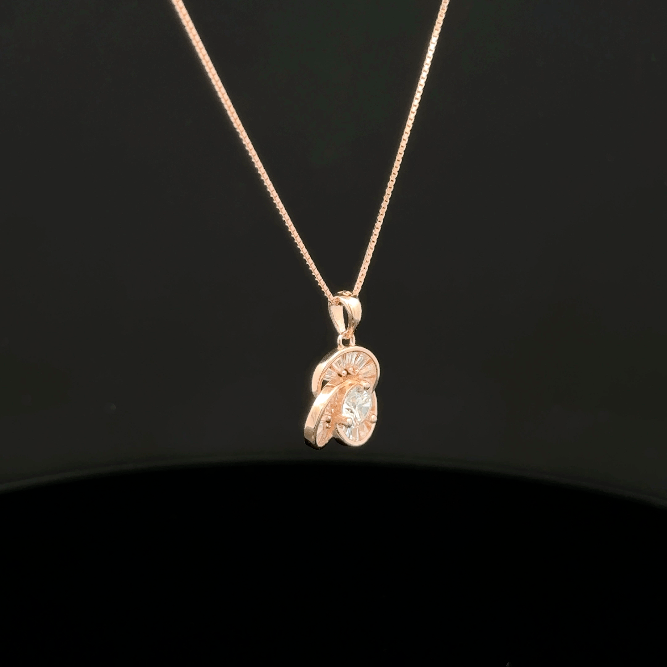 Baguette Trinity Knot rose gold chain pendant