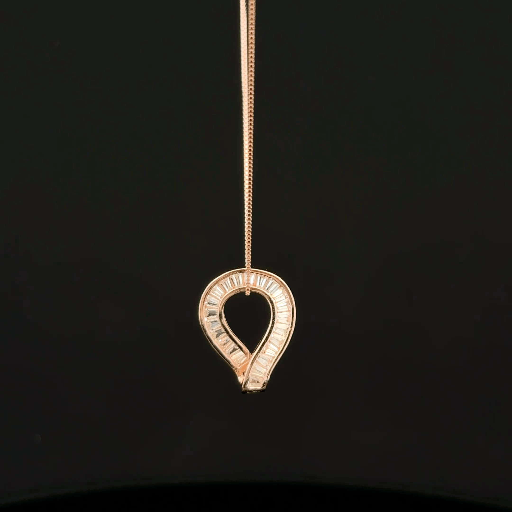 Baguette Loop rose gold chain pendant