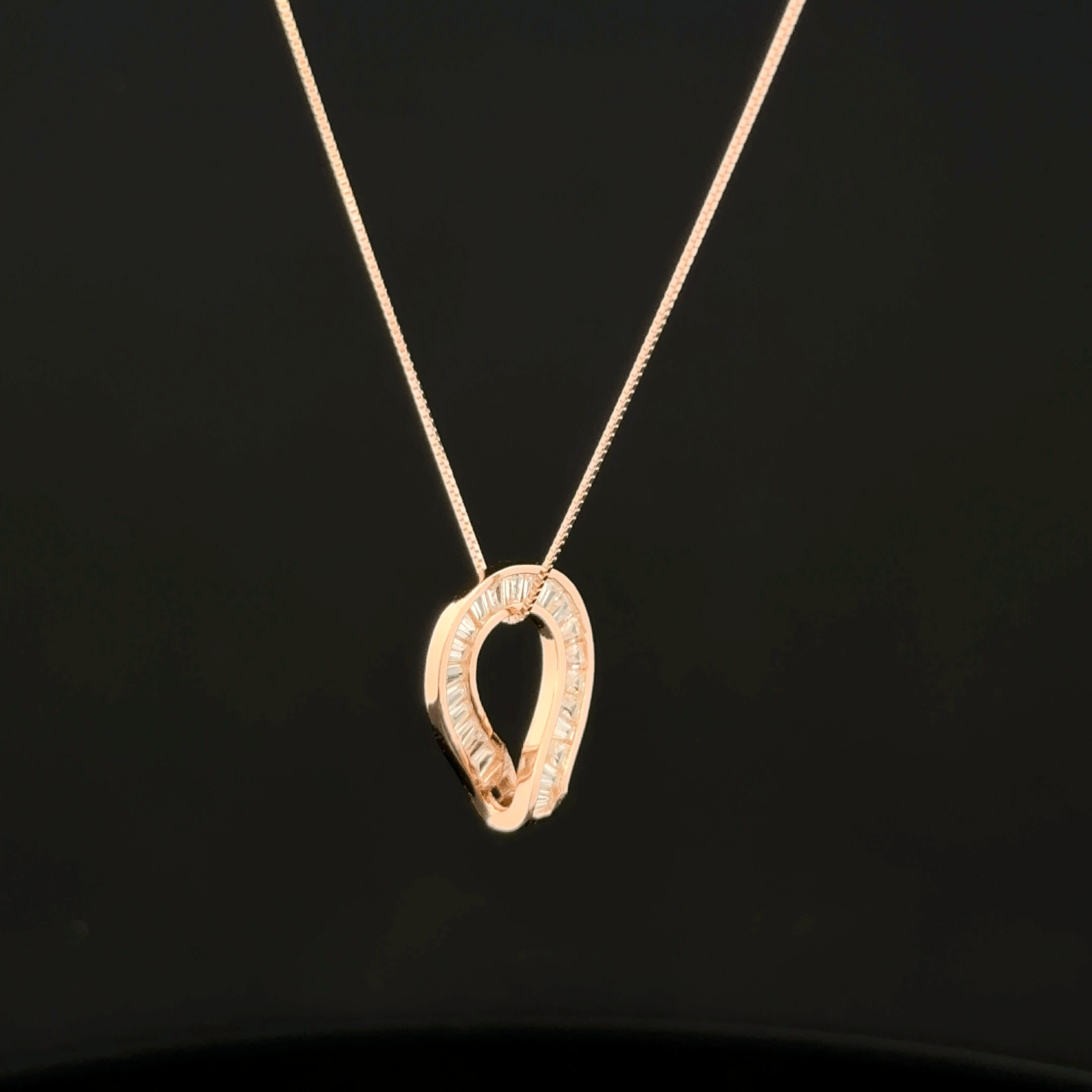 Baguette Loop rose gold chain pendant